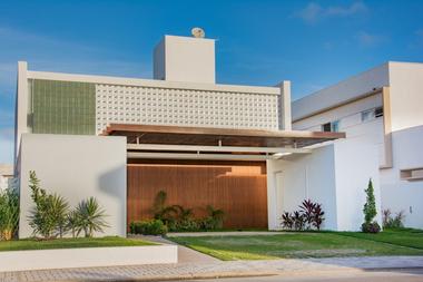 House in Intermares / Manoel Farias Arquitetura