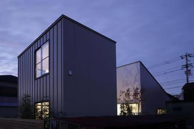 Hi-Lo House / CAPD