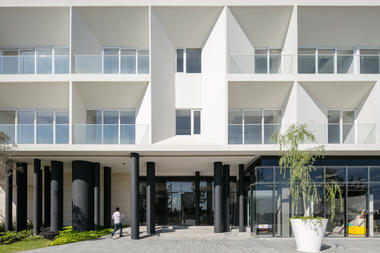 Gallery of La Toscana Residential Building / AE Arquitectos  - 4