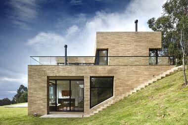 Casa Fusca  / BAQUERIZO Arquitectos