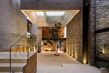 Encinos House / José Ricardo Yslas Gámez