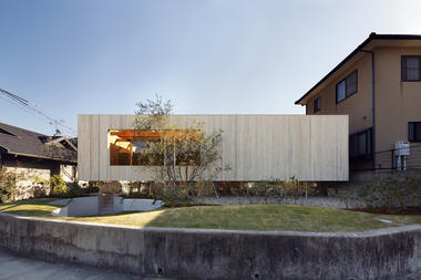 悬浮‘盒子住宅’ Pit House / UID Architects