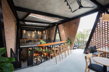 Gallery of MƯA Coffee Shop / 85 Design  - 44
