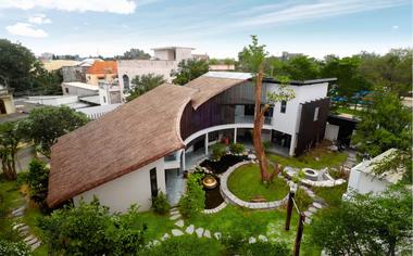 Gallery of The Country House / 1+1>2 Architects  - 2