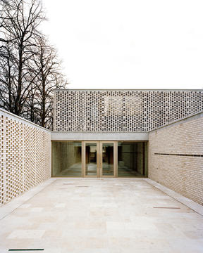 Gallery of 18 Fantastic Permeable Facades  - 12