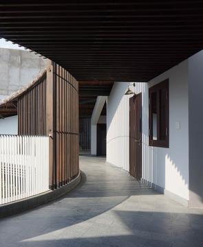 Gallery of The Country House / 1+1>2 Architects  - 4