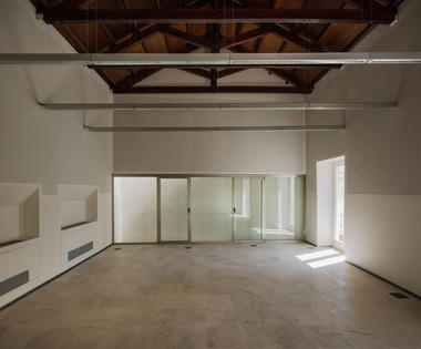 Gallery of Rehabilitation of an old School for the Flamenco Interpretation Center / García Torrente Arquitectos  - 14