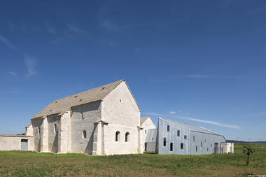 Antiguo Hospital de Conversión de Meursault/ JUNG Architectures