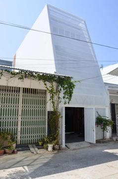 Gallery of Small House in Nha Trang  / Chơn.a  - 1