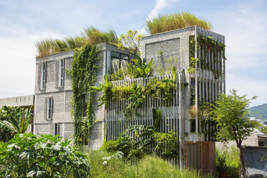 La Oficina Moderna de la Aldea / Ho Khue Architects