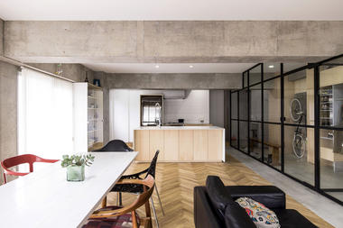 Gallery of Syncopated, Revolving Door Condo / Tomokatzu Hayakawa Architects  - 1