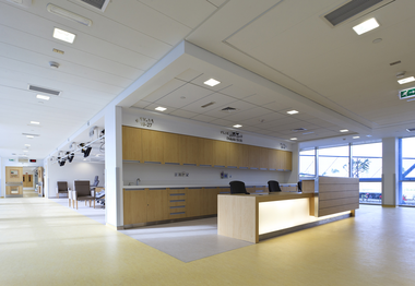 Gallery of Mafraq Dialysis Center / Stantec  - 5
