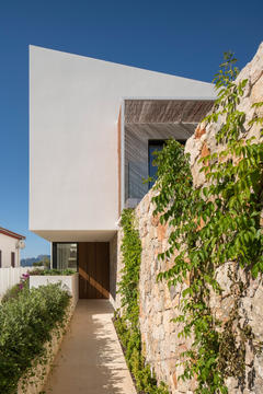 Gallery of M24 House / OLARQ Osvaldo Luppi Architects  - 12