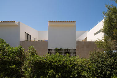 Gallery of M24 House / OLARQ Osvaldo Luppi Architects  - 10