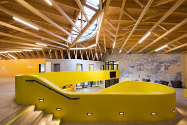 Hostel Deportivo para Jóvenes / LAVA & WENZEL + WENZEL