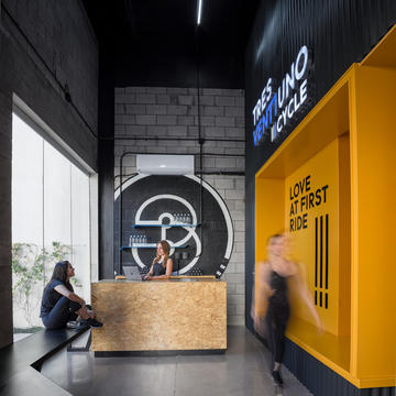 Tres21 Cycle / Santos Arquitectura 