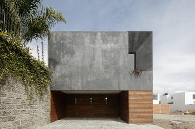 Casa Once / Espacio 18 Arquitectura + Cueto Arquitectura