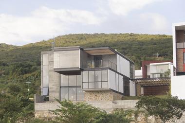 Residência Escalonada / Apaloosa Estudio de Arquitectura y Diseño