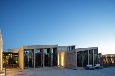 Gallery of Celaya Community Center / SPRB arquitectos  - 20