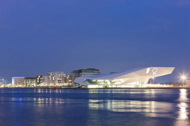 EYE——新荷兰电影学院 / Delugan Meissl Associated Architects