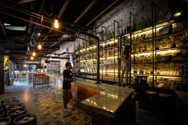 Bar Vasilly Zatec / Octava Arquitectura