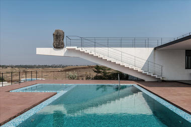 Gallery of House with the Soaring Rock / Spasm Design  - 1