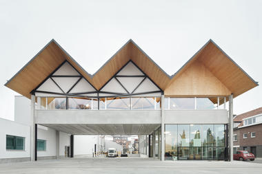 融入民居的比利时厂房改造 / TRANS architectuur I stedenbouw