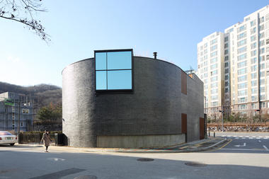 Gallery of Pangyo H Residence / Kim Seunghoy (Seoul National University) + KYWC Architects  - 4