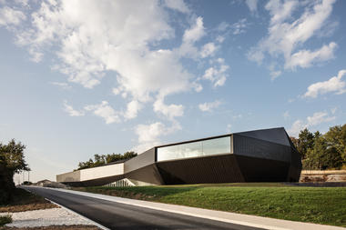 Centro de Congresos en Haute Saintonge / TETRARC