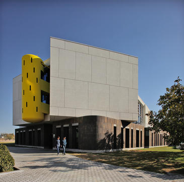 Gallery of Ayb Middle School / Storaket Architectural Studio  - 1