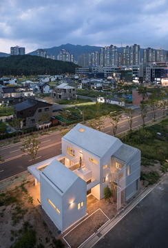 Eorinjip 住宅，大尺度和小尺度的白房子 / Architects Group RAUM