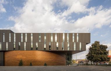 Gallery of Lazaridis Hall / Diamond Schmitt Architects  - 10