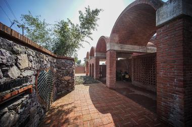 Gallery of Red Brick Country Auditorium / Huazhong University of Science and Technology + ADAP Architects  - 9