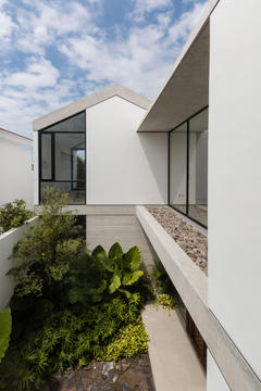 HL-1 House / [H] arquitectos