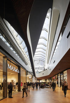 Gallery of Generali Tower / Zaha Hadid Architects  - 3