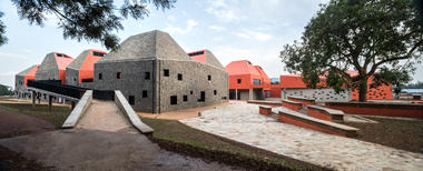 Facultad de Arquitectura y Diseño Ambiental  / Patrick Schweitzer & Associés
