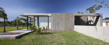 Residência Fechada / Felipe Gonzalez Arzac arquitecto