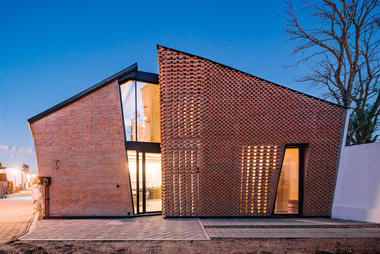 Gallery of Mexican Houses That Show the Many Ways to Use Bricks  - 1