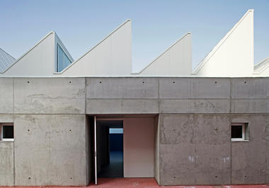 C.E.I.P Multiuse Room / Raúl del Valle