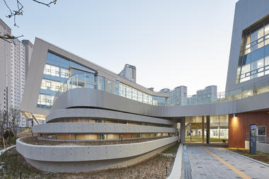Sodam-dong Complex Community Center / Daain Architecture Group