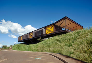 Gallery of Parque do Rola Moça Visitors Center / TETRO Arquitetura  - 9