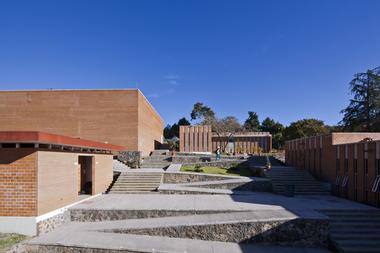 Facultad de Artes, UAEM / Rec Arquitectura