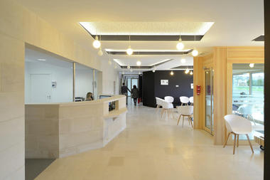 Galería de Centro clínico municipal / studiolada architects  - 18