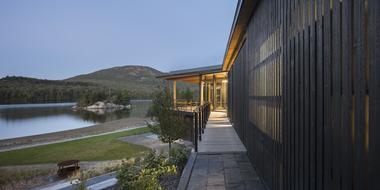 画廊 Bonnallie 服务中心，与山同形 / Anne Carrier architecture  - 10