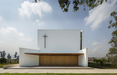Igreja Santa Cecília / FBD Arquitectura y Diseño Urbano + Verónica López