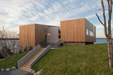 Gallery of Two Hulls / Mackay-Lyons Sweetapple Architects  - 24