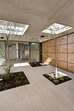 Gallery of Natural Light and Ventilation: 17 Remarkable Interior Courtyards  - 9