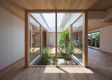 Gallery of Natural Light and Ventilation: 17 Remarkable Interior Courtyards  - 8
