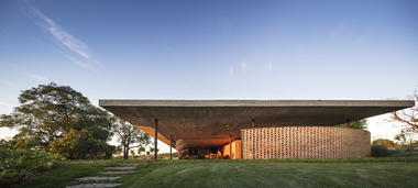 Galeria de Casa Plana / Studio MK27 + Marcio Kogan + Lair Reis  - 25