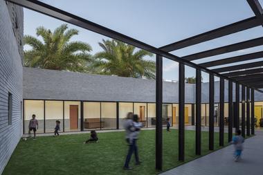 Abrigo para Vítimas de Violência Doméstica / Amos Goldreich Architecture + Jacobs Yaniv Architects